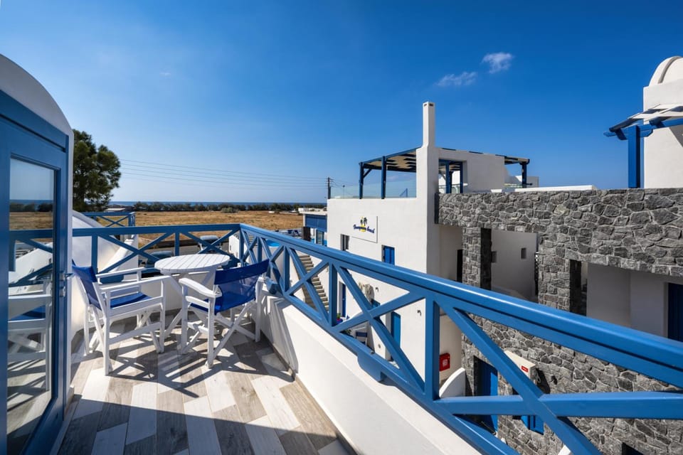 Honeymoon Beach Studios Apartment hotel in Santorini
