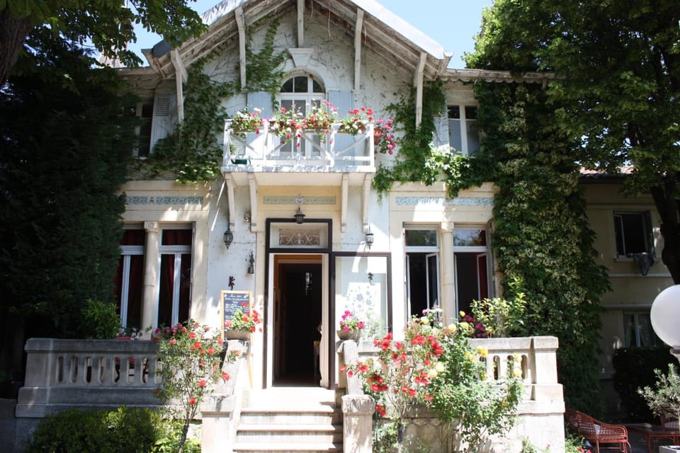 Hotel le Chalet Fleuri Hotel in Saint-Remy-de-Provence