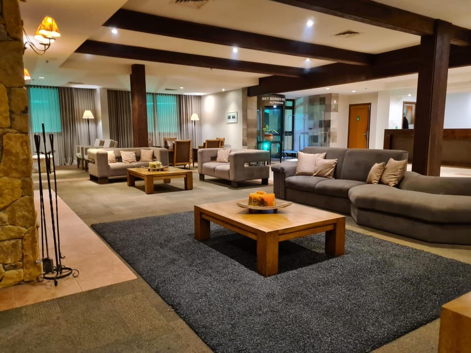 Shared lounge/TV area