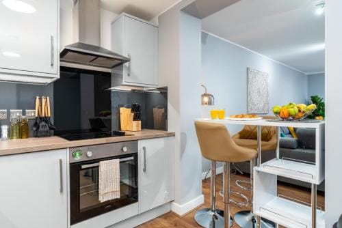 Pretty Apartment Near Stonehenge Amesbury Town Ctr Hotel in England
