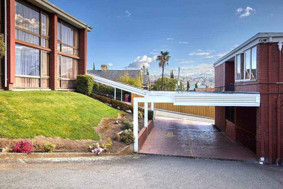 Commodore Regent Launceston Motel in Launceston