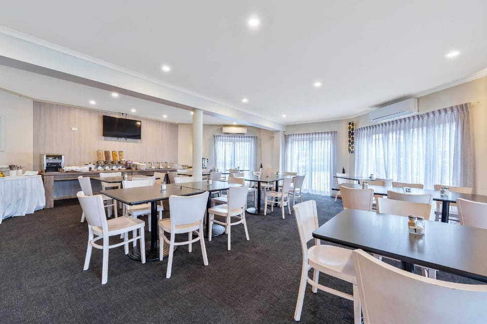Quality Resort Sorrento Beach Hotel in Perth
