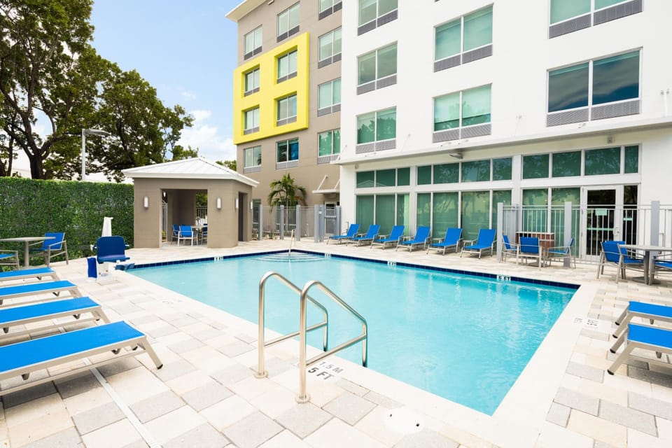 Swimming pool