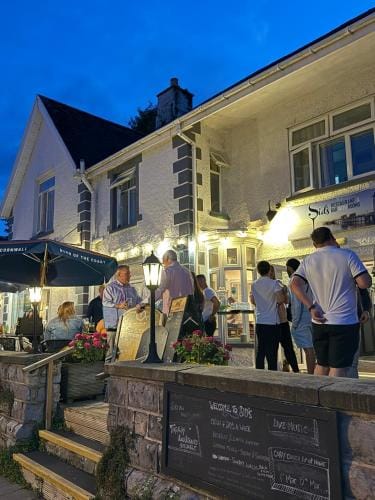 Sids restaurant and bar with rooms Hotel in Wales