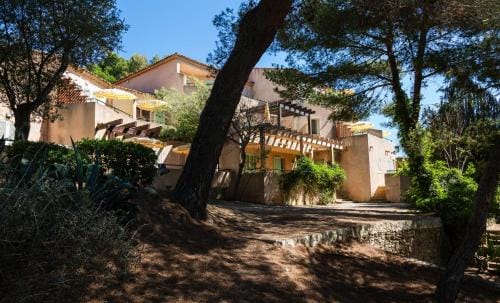 Residence hoteliere Le Provencal a Giens - Bord de mer Hotel in Hyères