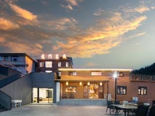 Longmen Inn (Moon Moon Bay Scenic Area Branch) Hotel in Zhejiang