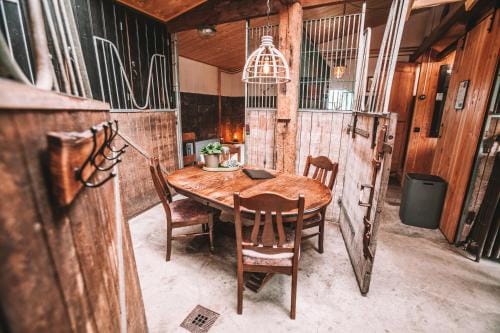 CRASH'NSTAY - Paardenstal Inn in South Holland (province)