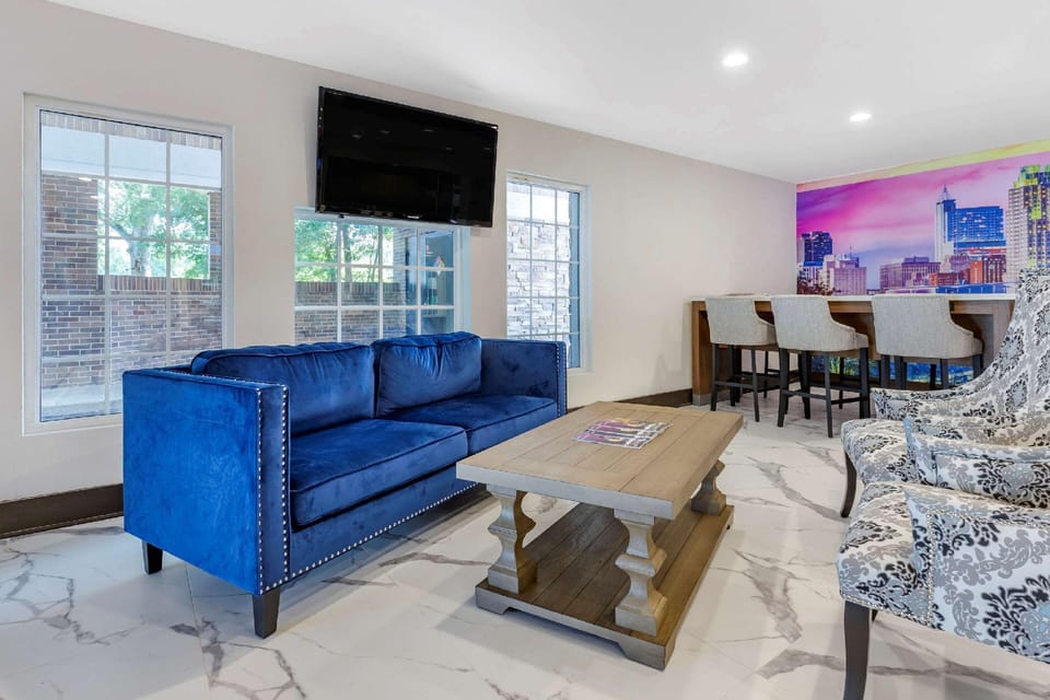 Clarion Pointe Raleigh Midtown Hotel in Raleigh