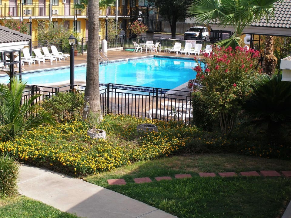 Americas Best Value Inn Laredo Motel in Laredo