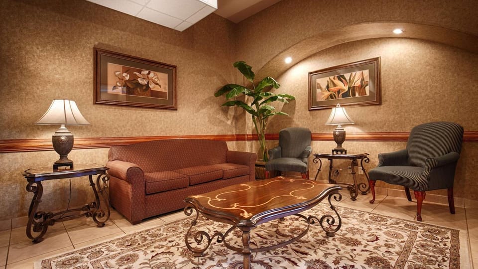 Best Western Casa Villa Suites Hotel in San Benito