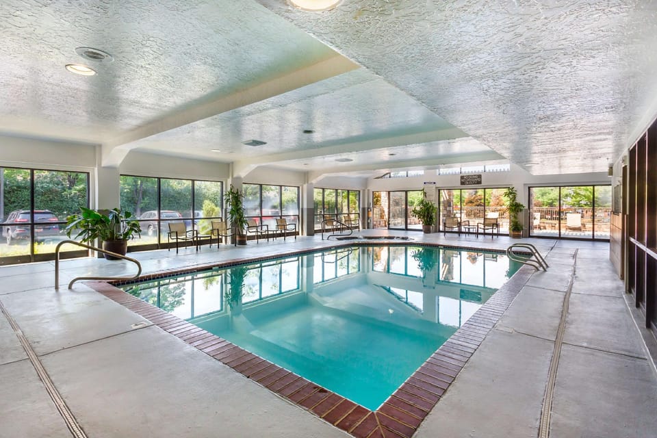 Best Western Plus Cotton Tree Inn Hotel in Sandy