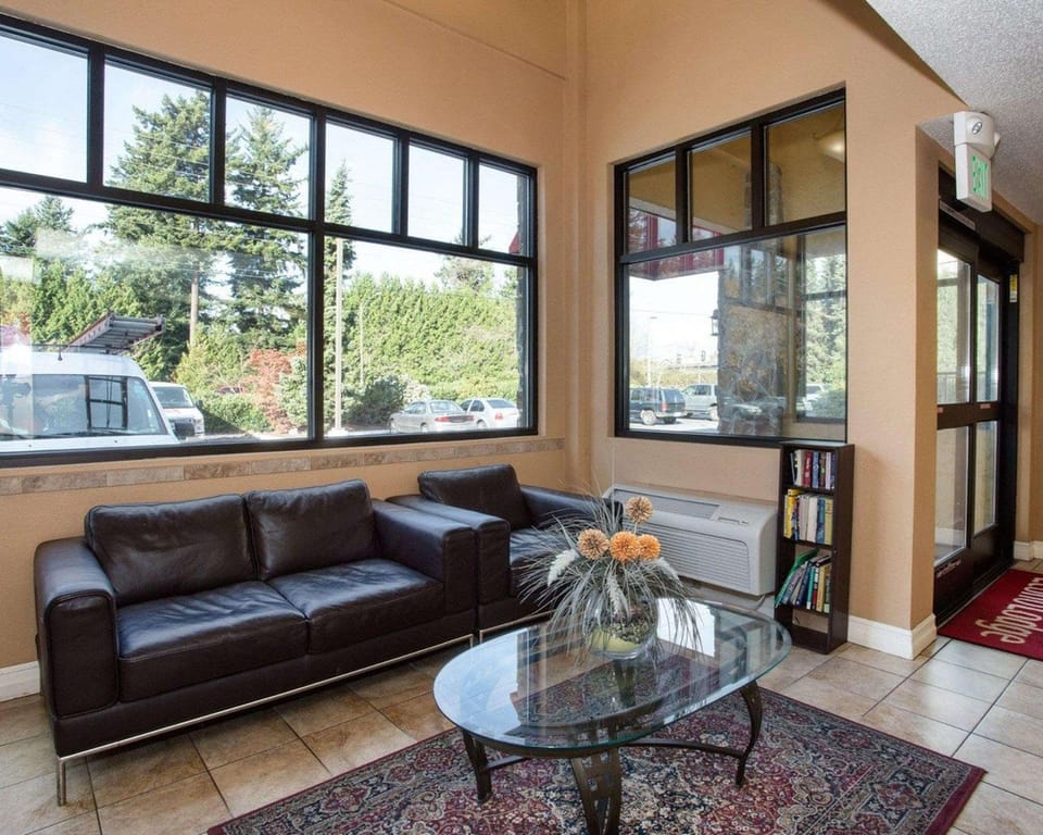 MorningGlory Inn & Suites Motel in Bellingham