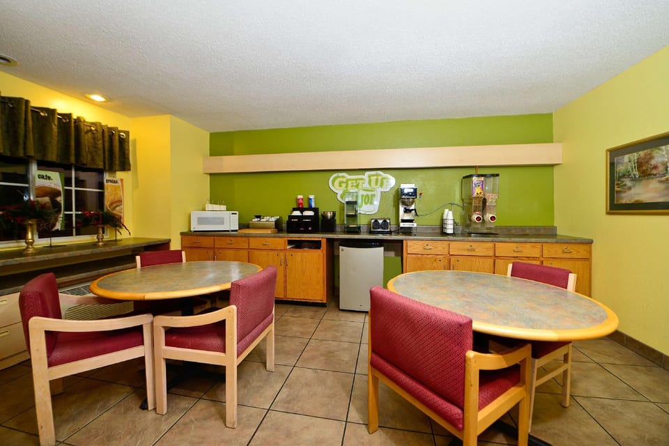 Americas Best Value Inn & Suites Jackson, TN Hotel in Jackson
