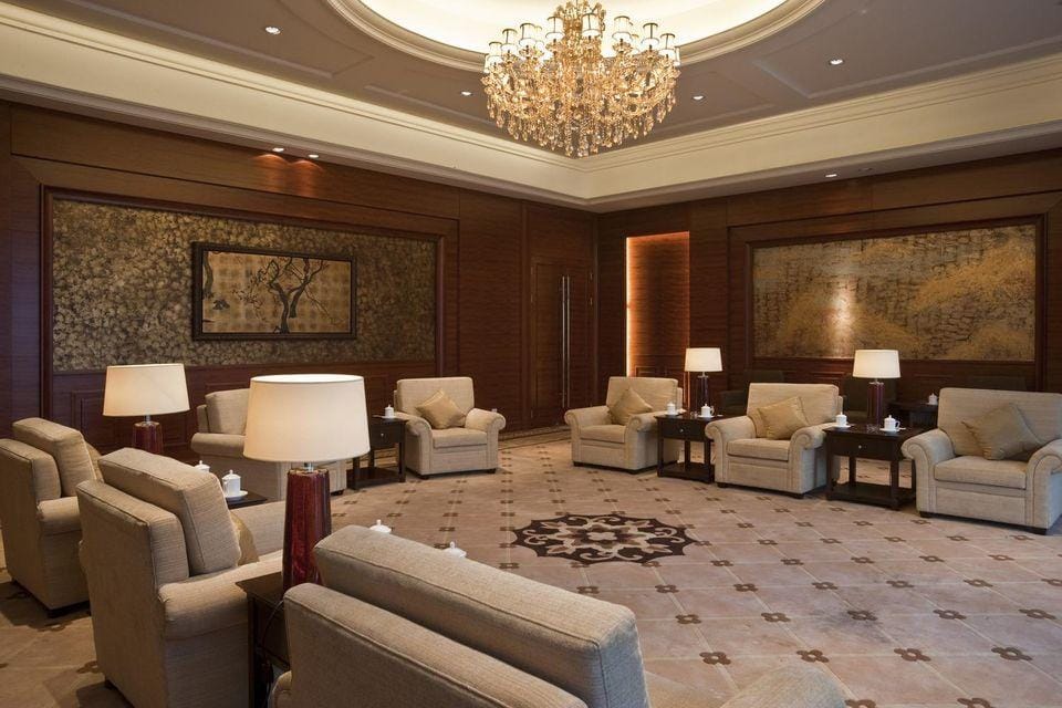 Tongfang Plaza Zhuji Hotel in Hangzhou