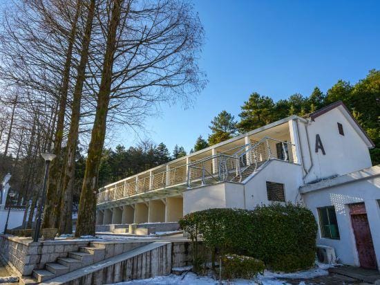 Siming Village Woodland Resort Hotel in Zhejiang