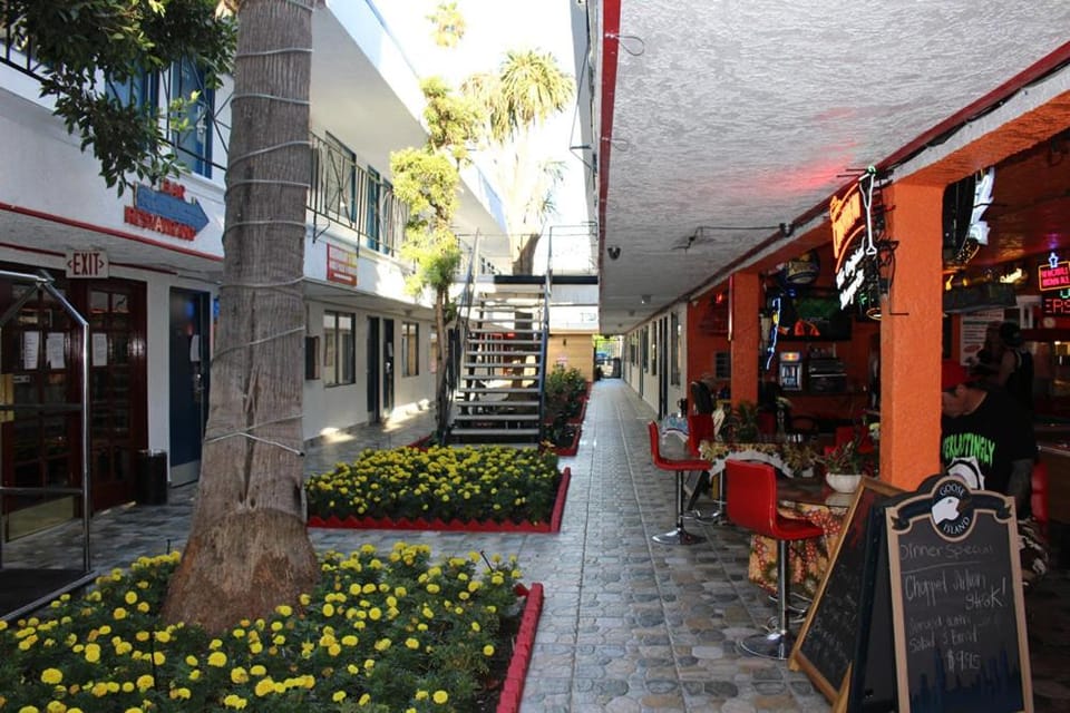 Bar/lounge