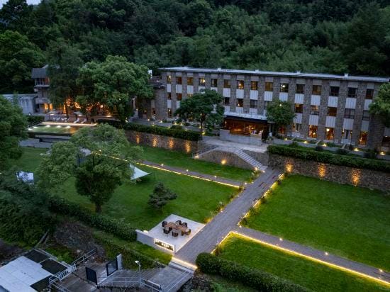 TIME TRAVEL LOCAL Hotel in Zhejiang