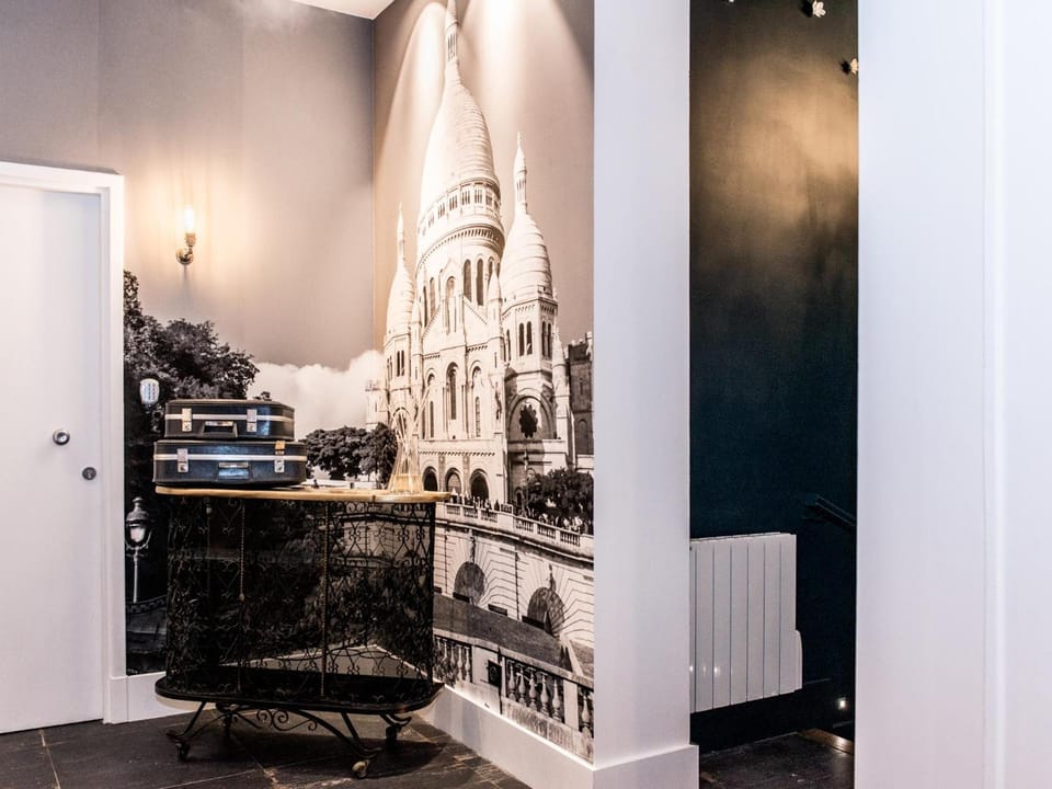 1er Etage SoPi-Montmartre Hotel in Paris