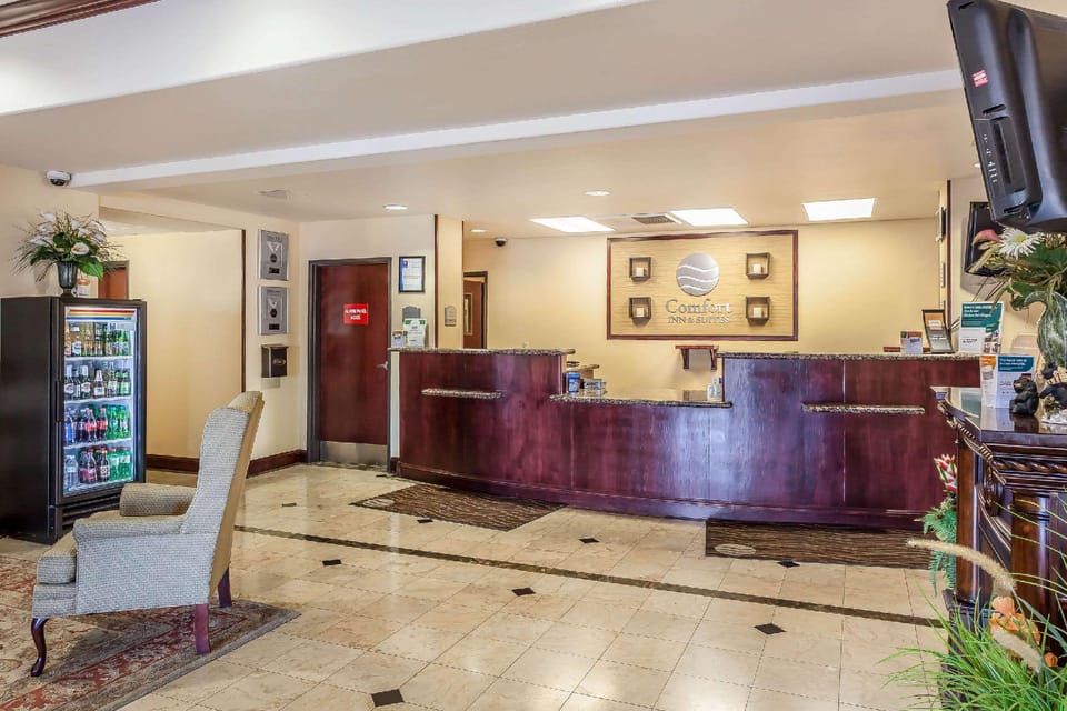 Comfort Inn & Suites Airport Convention Center Hotel in Reno