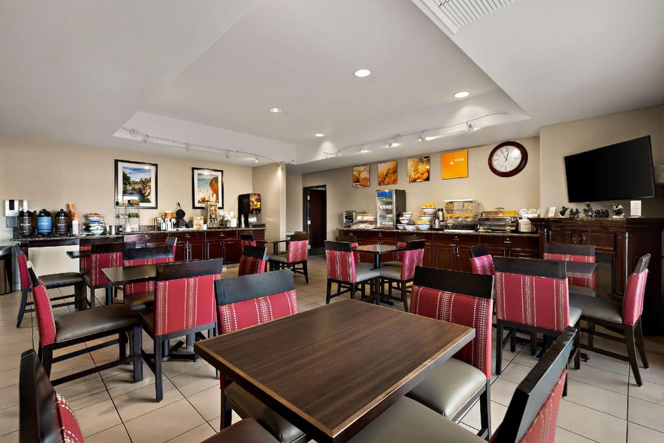 Comfort Inn & Suites Airport Convention Center Hotel in Reno