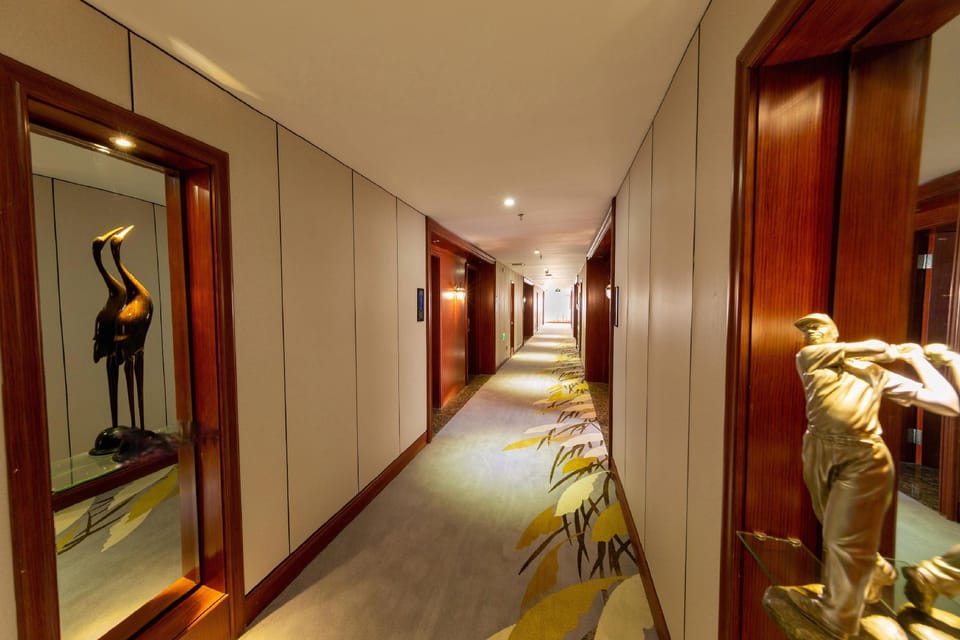 Ding He International Hotel Hotel in China