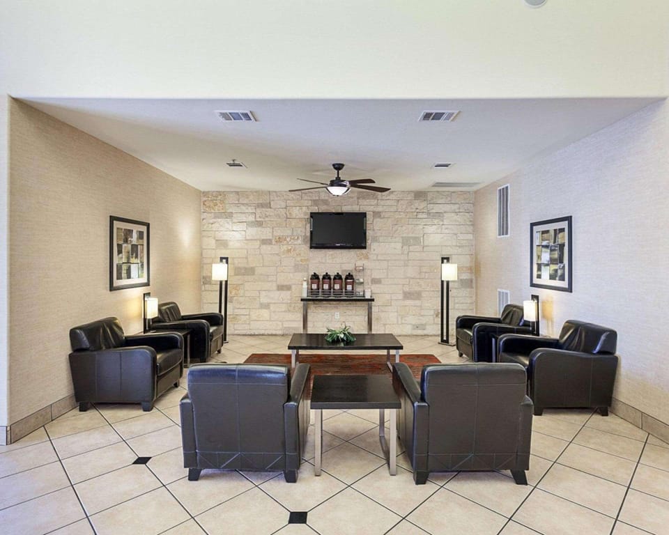 Comfort Suites San Antonio North - Stone Oak Hotel in San Antonio