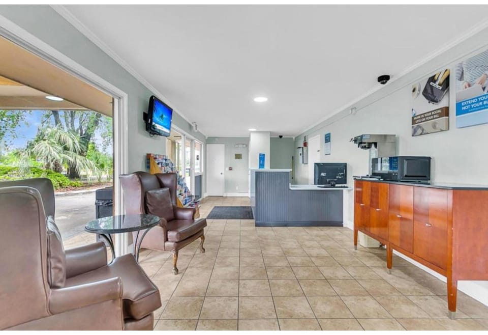 Studio 6 Extended Stay - Summerville, SC - Charleston Hotel in Summerville