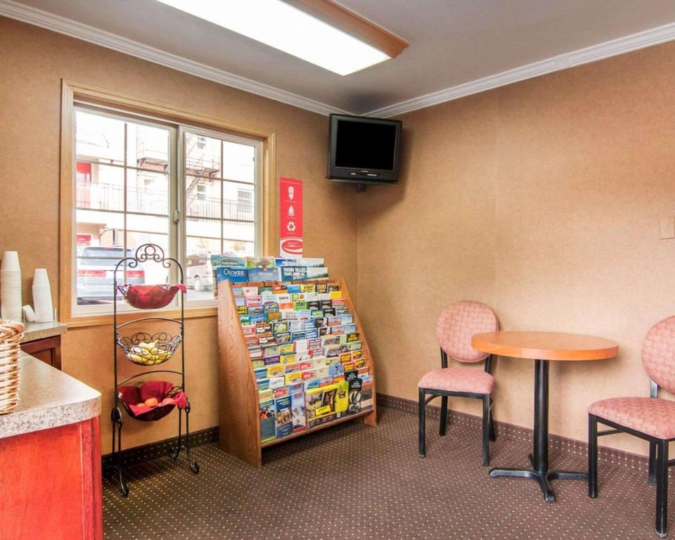 Econo Lodge Portland Downtown Hotel in Portland