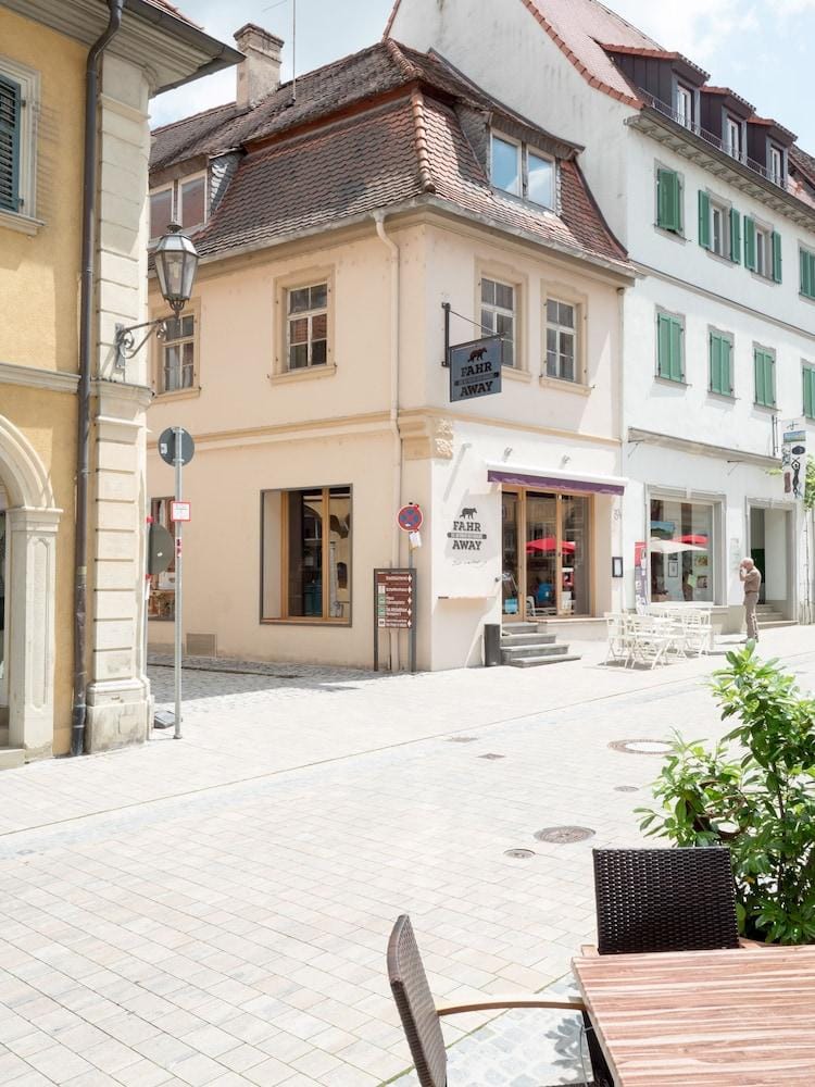 Hotel - Weinbar FAHR AWAY Hotel in Hesse
