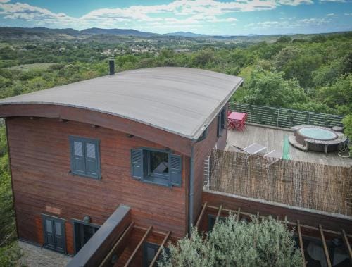 Suite Nid d'Amour et Spa privatif Lodge in Provence-Alpes-Côte d'Azur