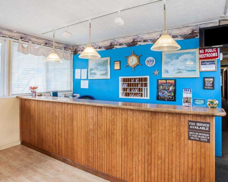 Rodeway Inn & Suites Hotel in Long Beach