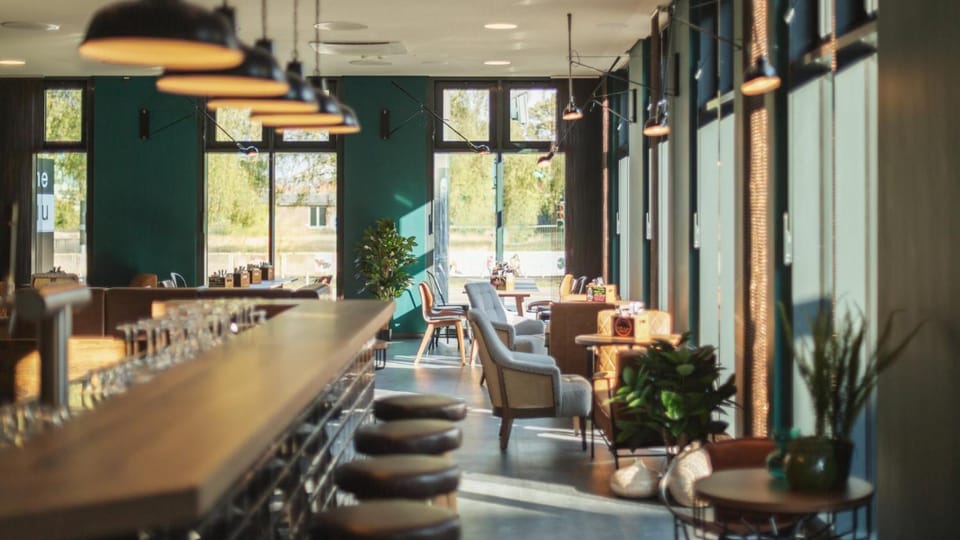 Bar/lounge