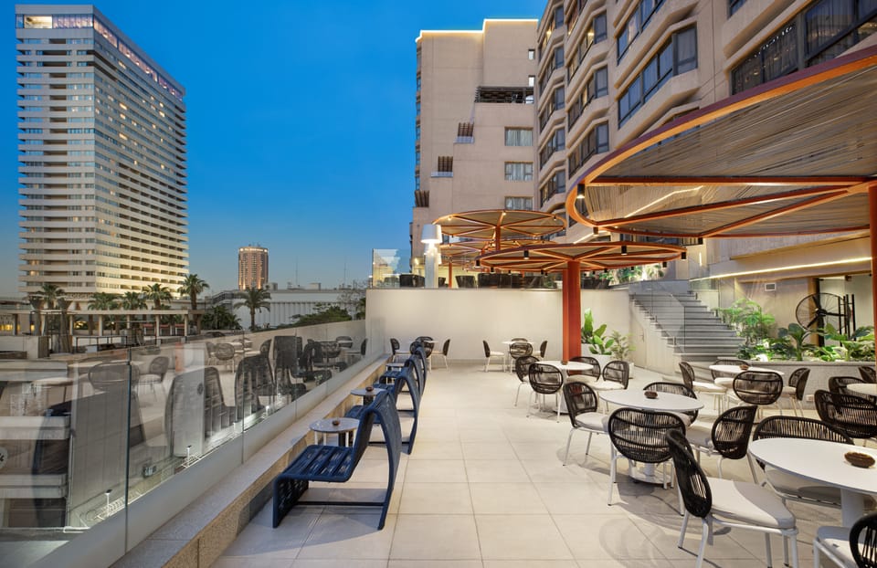 Poolside bar