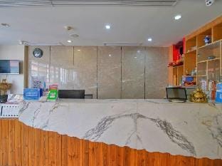 Qingzhu Hotel Shuyuan Collection (West Lake Wulin Plaza) Hotel in Hangzhou