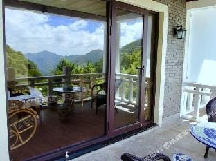 Fangzhuang Hot Spring Mountain Resort Hotel in Hangzhou