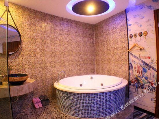 Quanwan Impression Theme Hotel Hotel in Shanghai