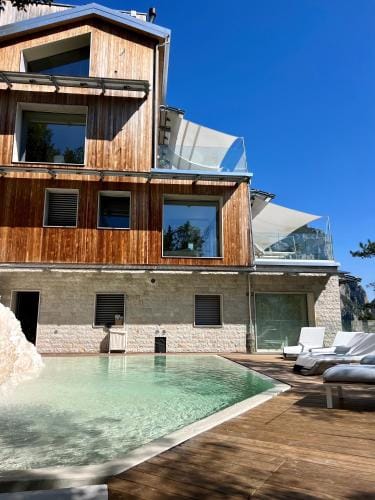 La Forestale Luxury Ecolodge - La Suite Royale Hotel in Marche