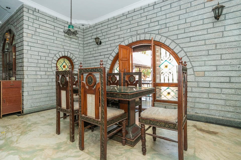 OYO Green Villa Hotel in Bengaluru