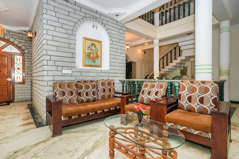 OYO Green Villa Hotel in Bengaluru