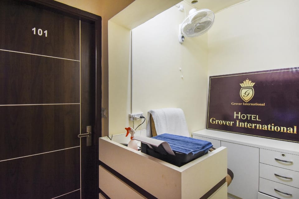 HOTEL O Grover International Hotel in Punjab, India