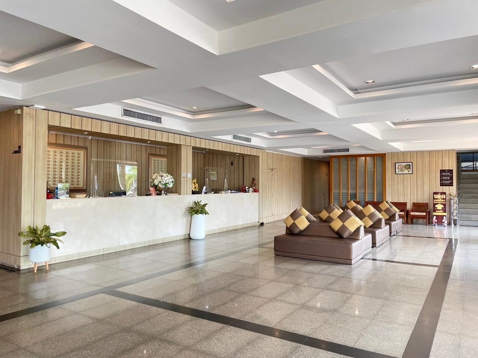 Bunjongburi Hotel Hotel in Surat Thani Changwat