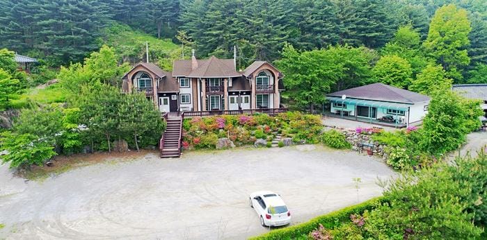 Gapyeong Gomdeulsanjang Pension Hotel in Gyeonggi-do