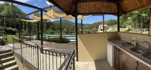 Cerqua Rosara Residence - Valtopina Hotel in Umbria