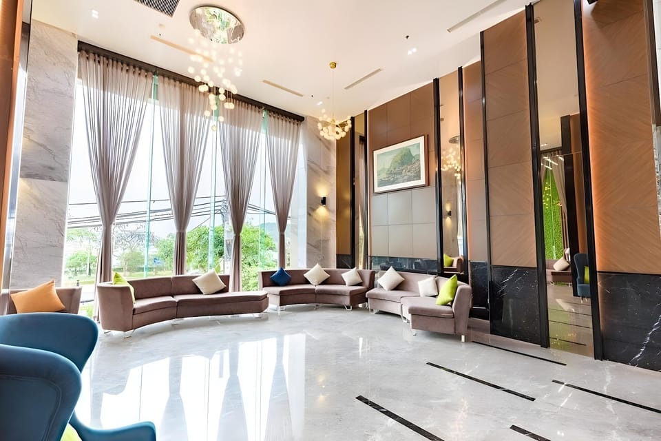 Cat Ba Paradise Hotel - Sky bar & Massage Hotel in Vietnam