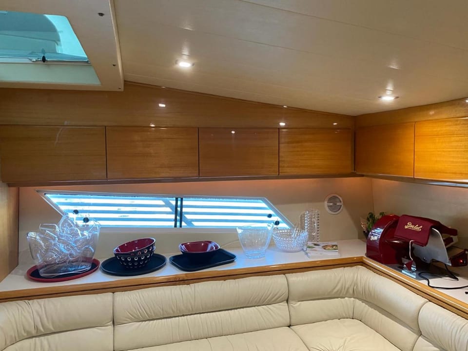 Motor Yacht Raffaelli "Bonita" Hotel in Trieste