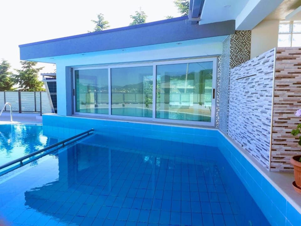 Luander Hotel Hotel in Tirana County, Albania