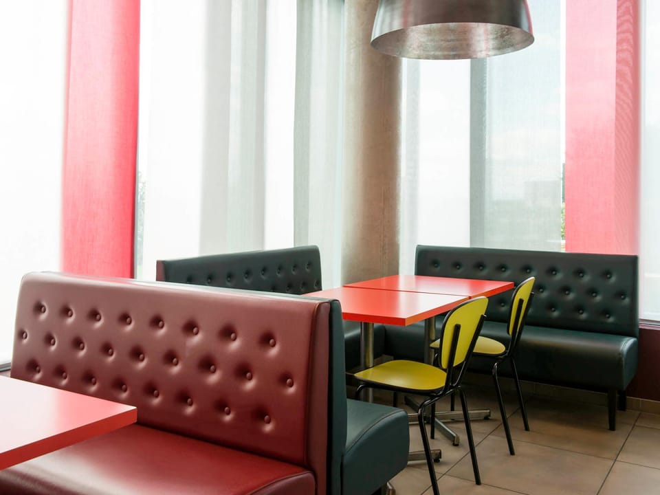 ibis budget Aéroport Lyon-Saint-Exupéry Hotel in Auvergne-Rhône-Alpes