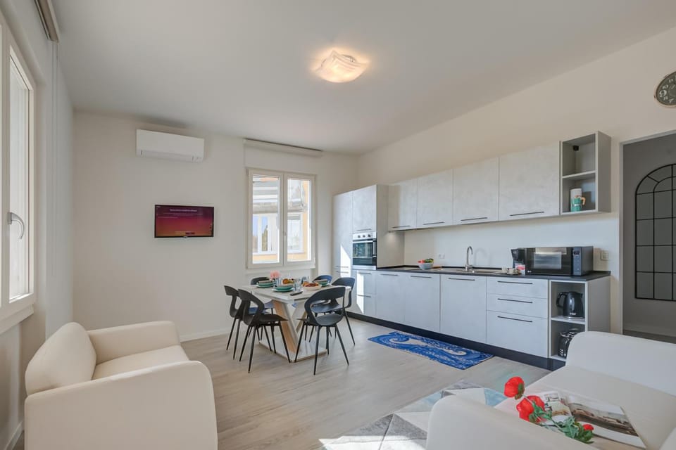 Appartamento La Maison Fleurie Hotel in Desenzano del Garda
