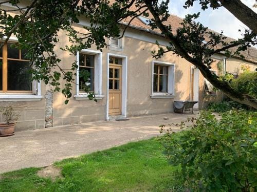 Ferme des Trois Poiriers, Teloche Hotel in Centre-Val de Loire