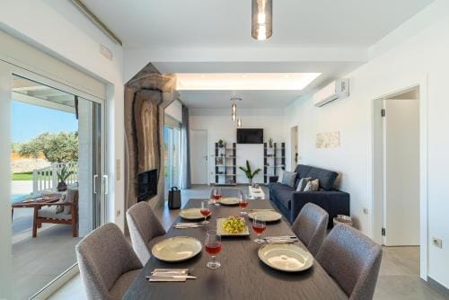 Serenity Villas Hotel in Kolympia